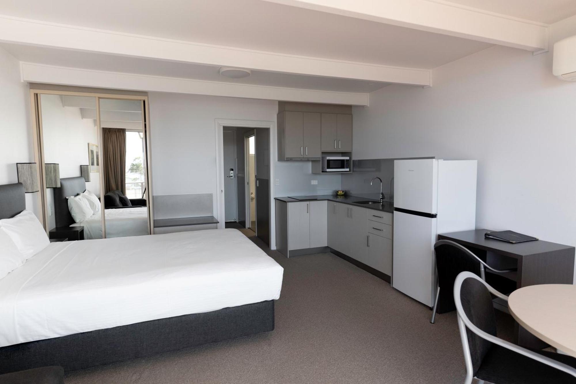Amooran Oceanside Apartments And Motel Нарума Екстер'єр фото