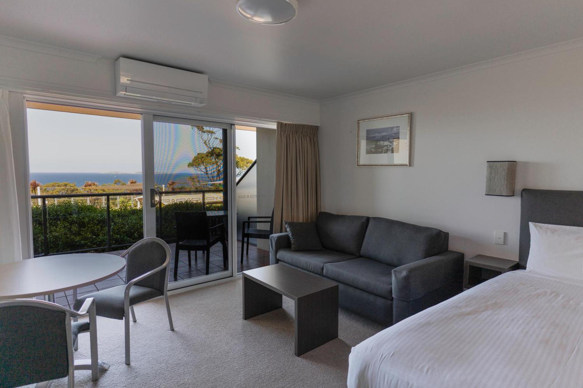 Amooran Oceanside Apartments And Motel Нарума Екстер'єр фото