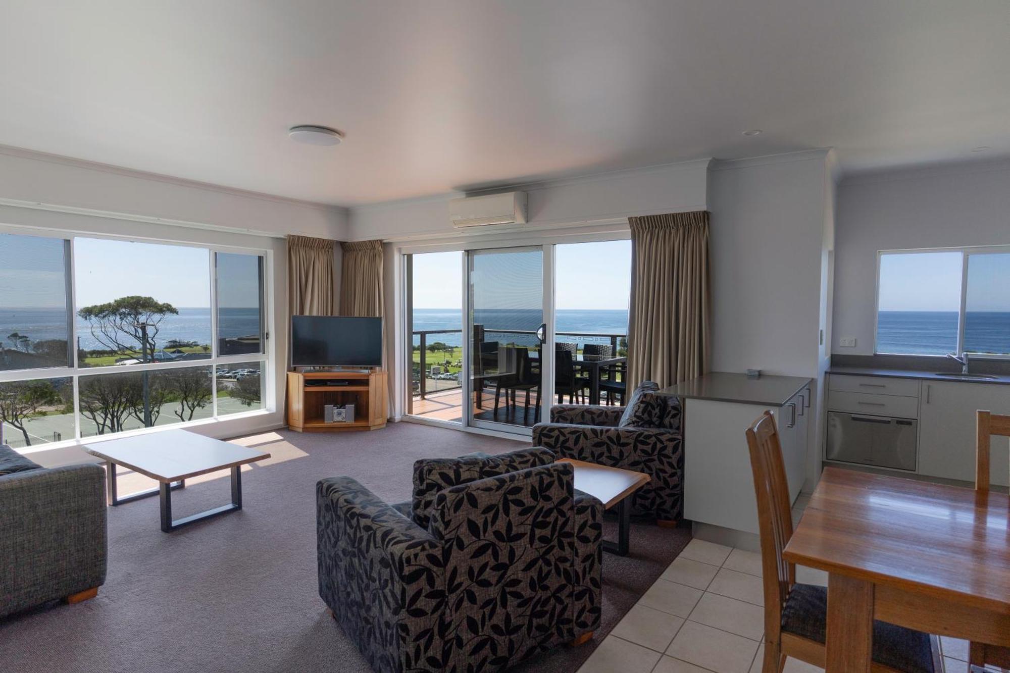 Amooran Oceanside Apartments And Motel Нарума Екстер'єр фото