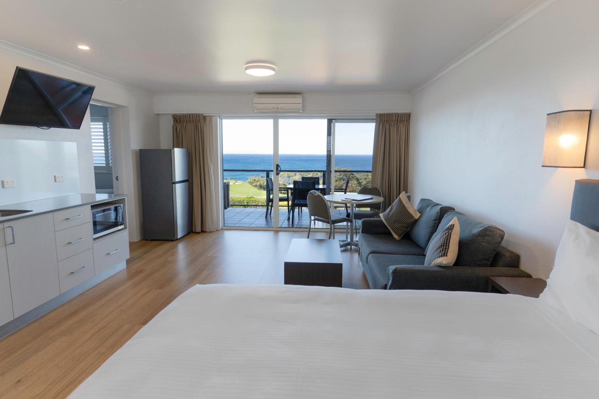 Amooran Oceanside Apartments And Motel Нарума Екстер'єр фото
